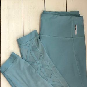 High waisted leggings